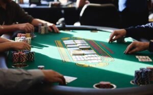 mẹo chơi poker và cách đọc bài đối thủ